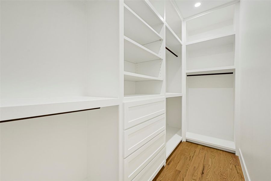 Image 33 of a home in .