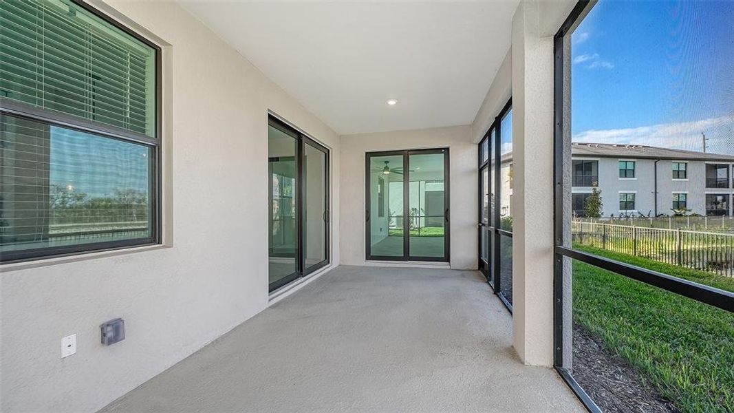Exterior details and patio area of a home in Legends Cove, Bradenton (Image 25).