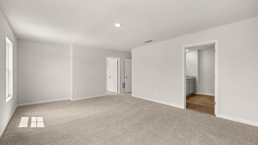 Spacious, unfurnished interior of a new home in Sheffield Highlands, Dallas (Image 24).