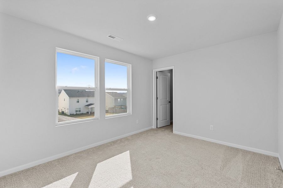 Spacious, unfurnished interior of a new home in Hanes Lake, Winston-Salem (Image 37).