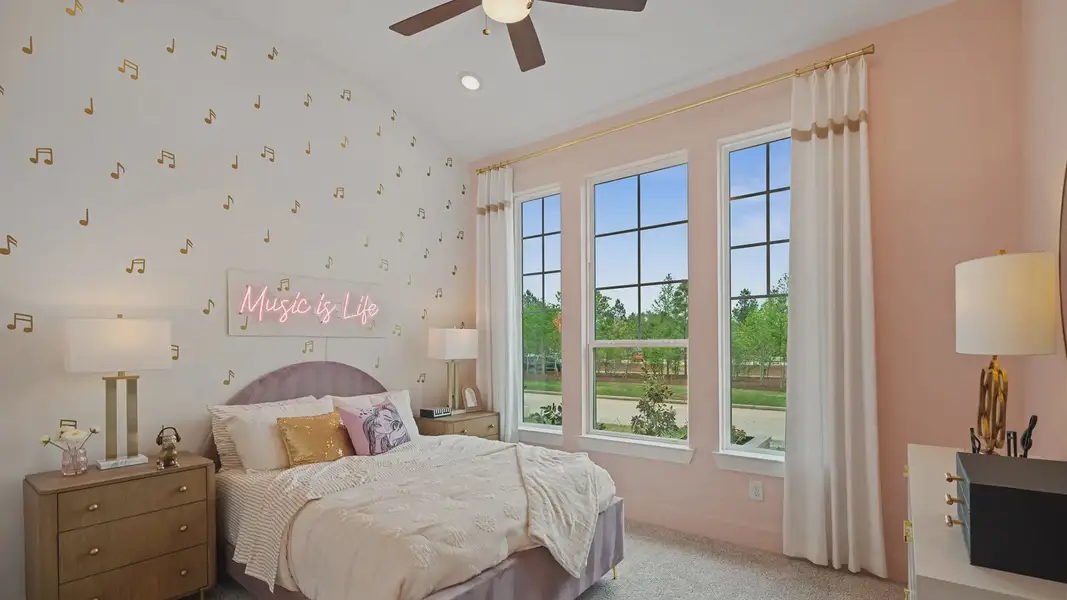 Representative furnished interior of a home built from the Hampton by Chesmar Homes in Wildrye 60', Waller (Image 5).