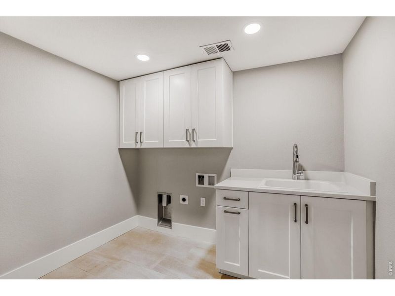 Furnished interior view inside a new home in , Berthoud (Image 32).