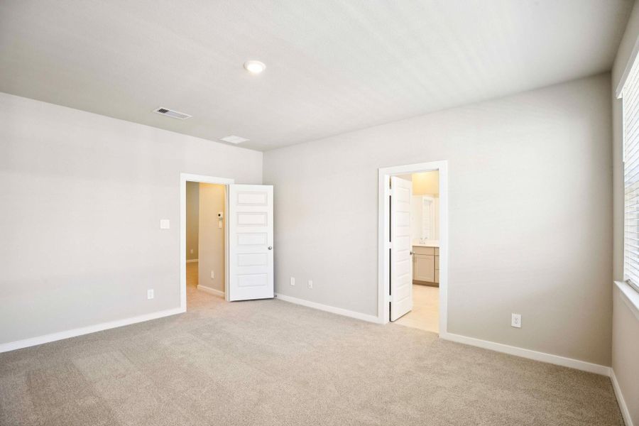 Spacious, unfurnished interior of a new home in Kemah Crossing - City Series, Kemah (Image 33). Spacious, unfurnished interior of a new home in Kemah Crossing - City Series, Kemah (Image 33).