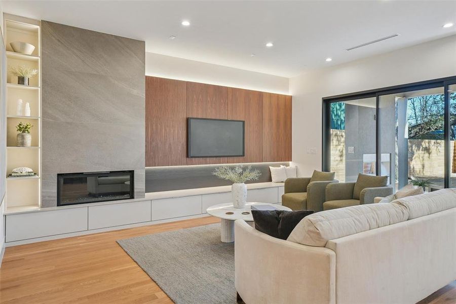 Furnished interior view inside a new home in , Dallas (Image 8). Furnished interior view inside a new home in , Dallas (Image 8).