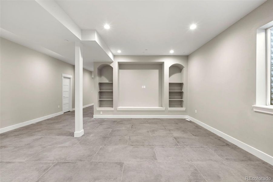Spacious, unfurnished interior of a new home in , Hudson (Image 20).