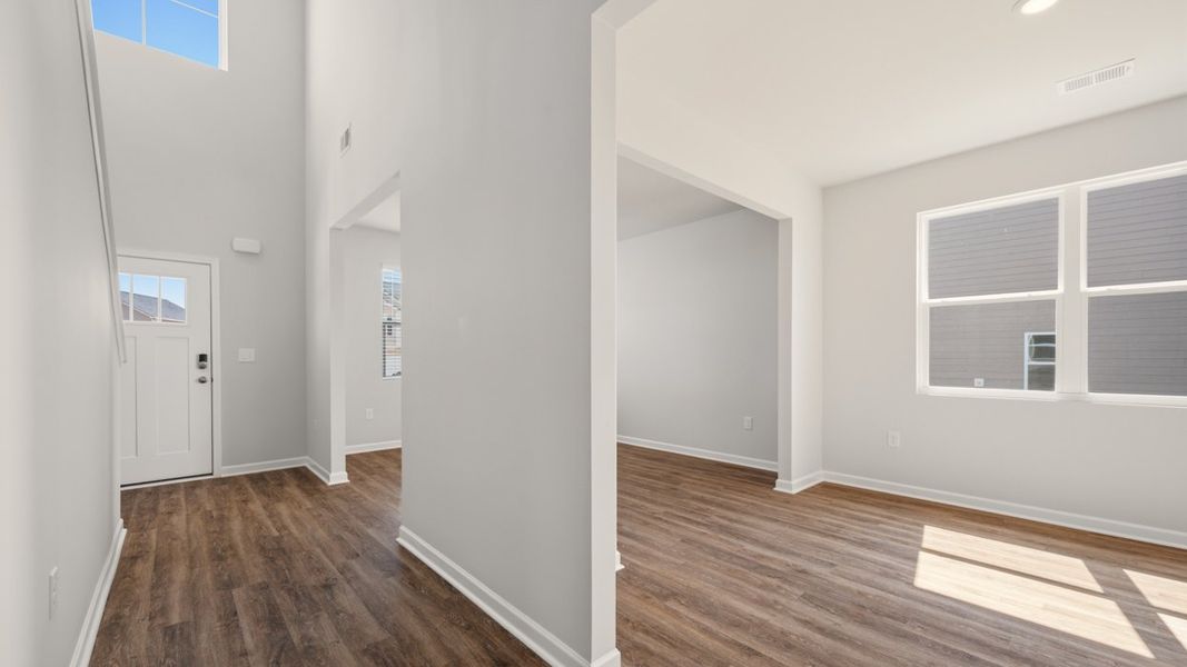 Spacious, unfurnished interior of a new home in Cedar Ridge - Locust Grove Station, Locust Grove (Image 13).