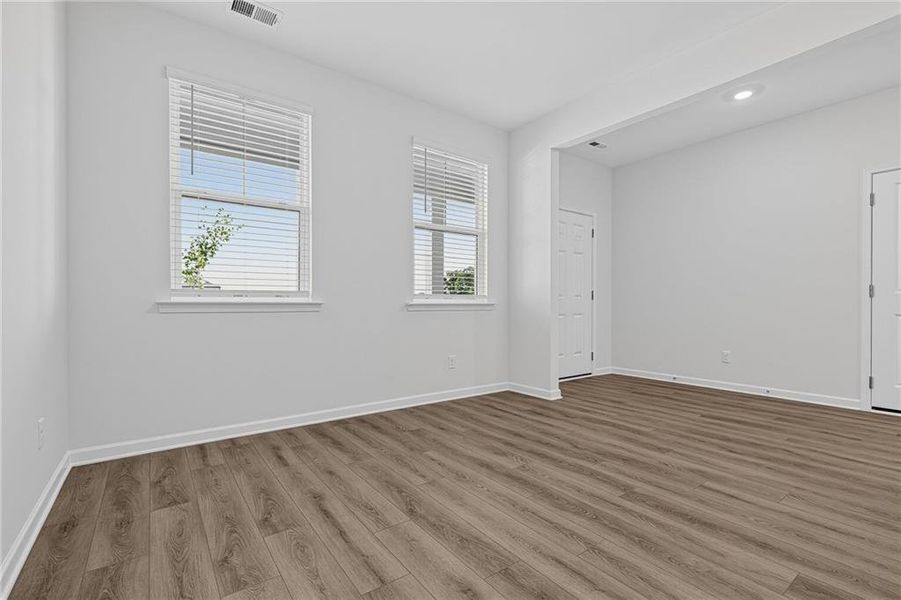 Spacious, unfurnished interior of a new home in , Bethlehem (Image 12).