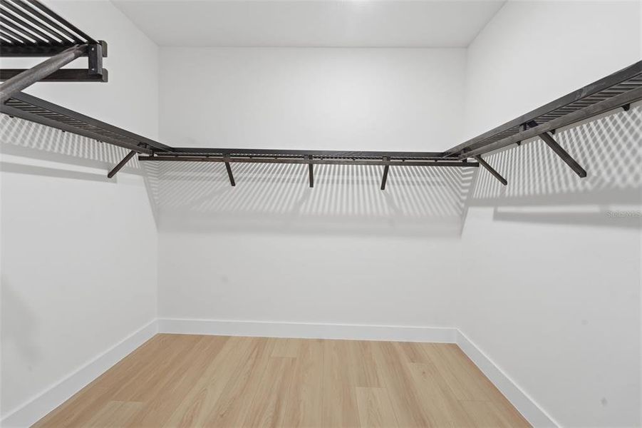 Spacious, unfurnished interior of a new home in , Orlando (Image 25).