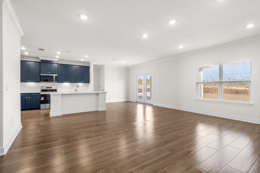 Spacious, unfurnished interior of a new home in Lake Merial, Panama City (Image 22).