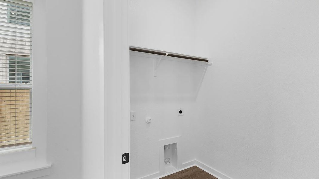 Representative unfurnished interior of a home built from the Acadia by Chesmar Homes in Crescent Bluff, Georgetown (Image 12).