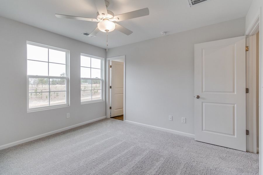 Spacious, unfurnished interior of a new home in Astoria, Columbia (Image 22).