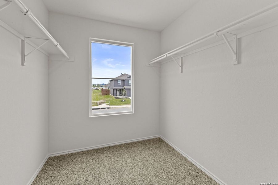 Spacious, unfurnished interior of a new home in Avenida, Converse (Image 20).