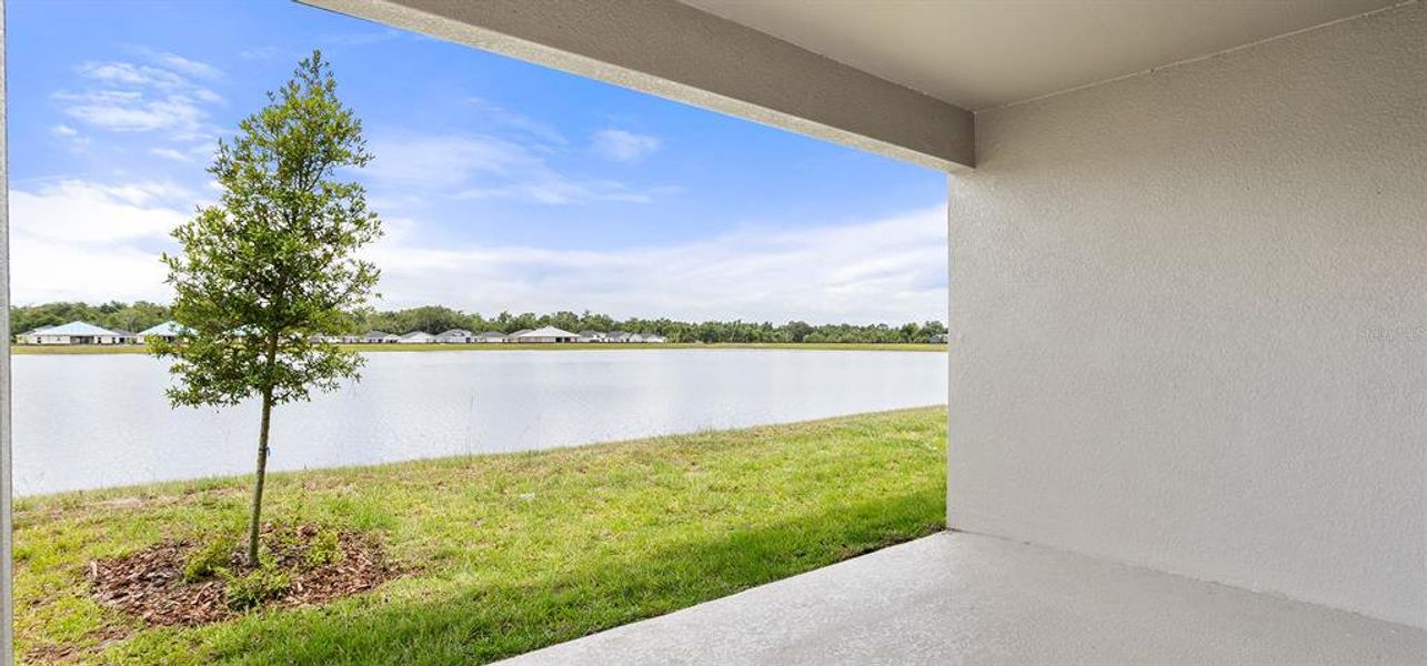 Exterior details and patio area of a home in The Crossings - Single-Family Homes, St. Cloud (Image 3).