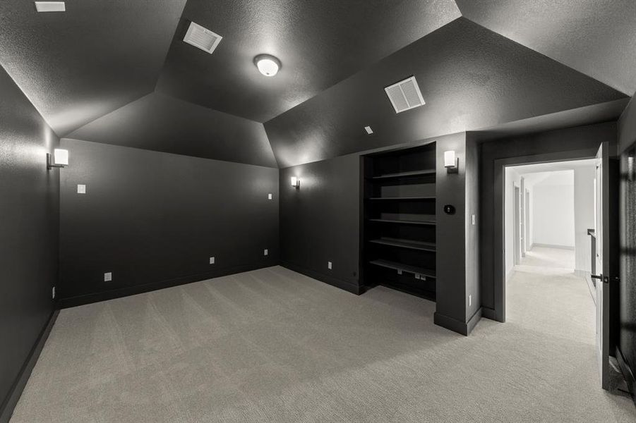 24. 903 Stellar - Media