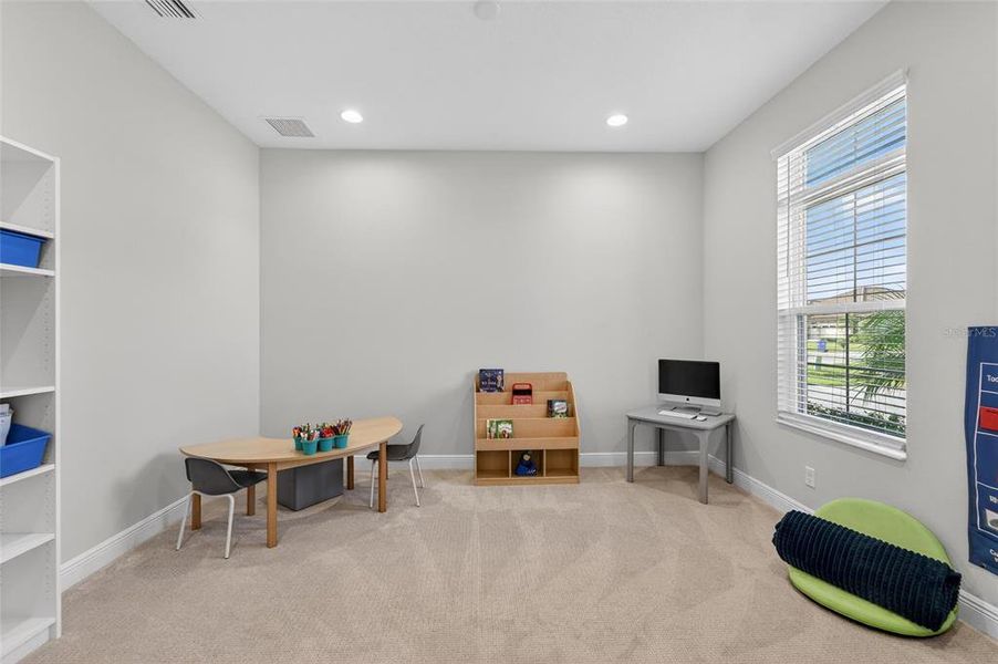 Furnished interior view inside a new home in Creek Ridge Preserve, Lithia (Image 42). Furnished interior view inside a new home in Creek Ridge Preserve, Lithia (Image 42).