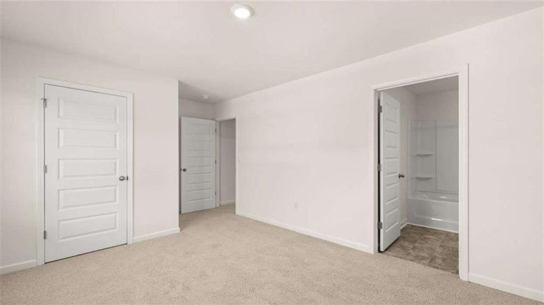 Spacious, unfurnished interior of a new home in Brooks Station, Dacula (Image 33).