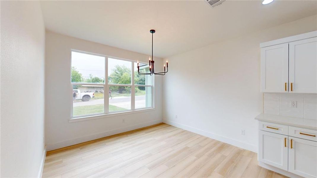 Spacious, unfurnished interior of a new home in , Weatherford (Image 25).