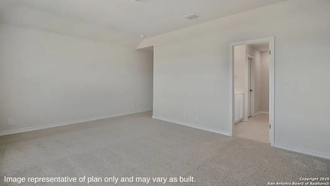 Spacious, unfurnished interior of a new home in Stonehill, San Antonio (Image 12).