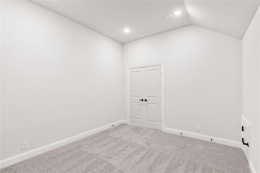 Spacious, unfurnished interior of a new home in Crystal Lake Estates, Red Oak (Image 30). Spacious, unfurnished interior of a new home in Crystal Lake Estates, Red Oak (Image 30).