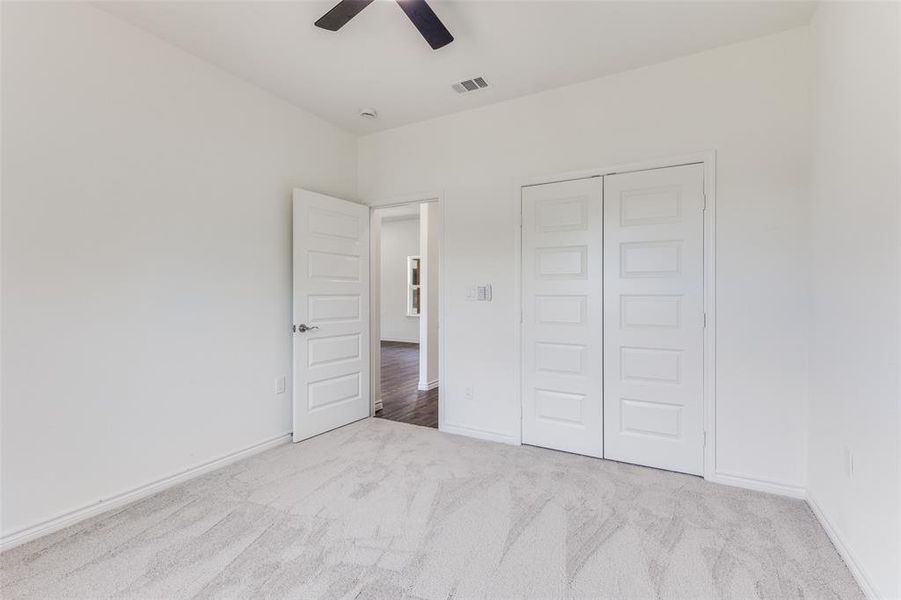 Spacious, unfurnished interior of a new home in , Granbury (Image 17).