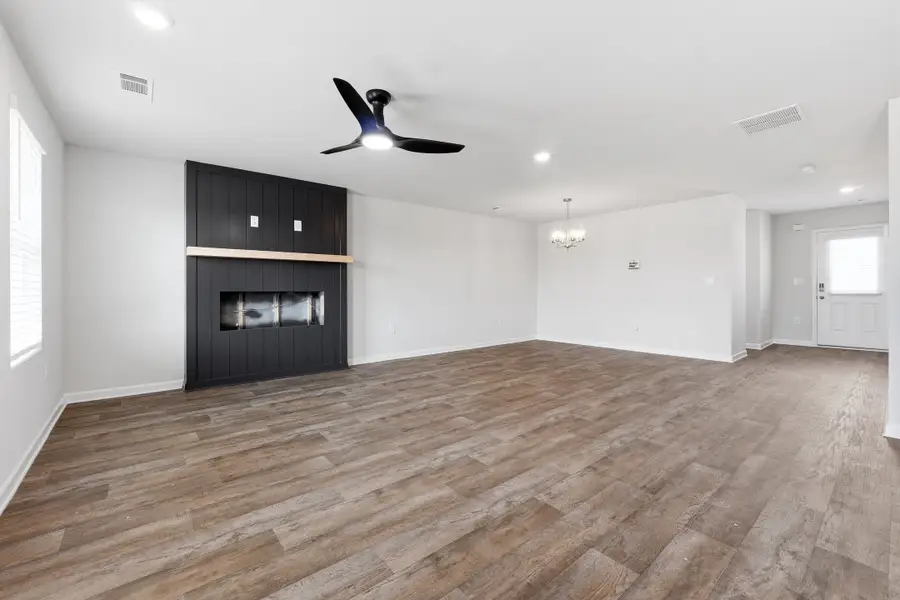 4br New Home in Hogansville, GA.  - Slide 8