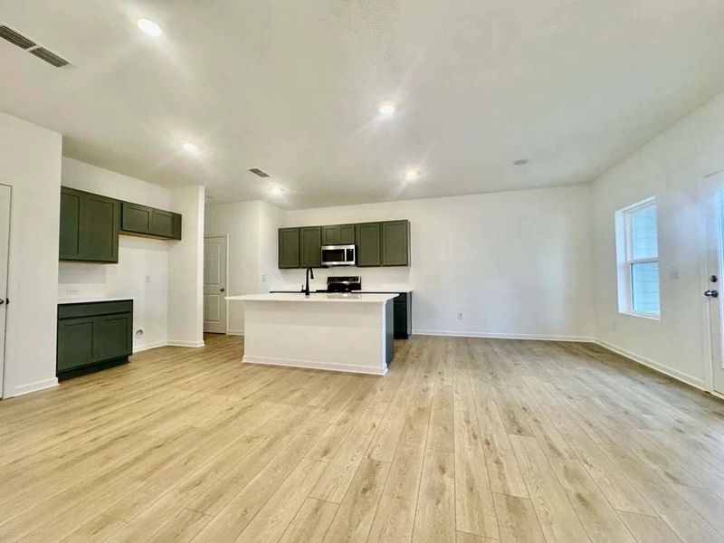 Kitchen & Breakfast Nook