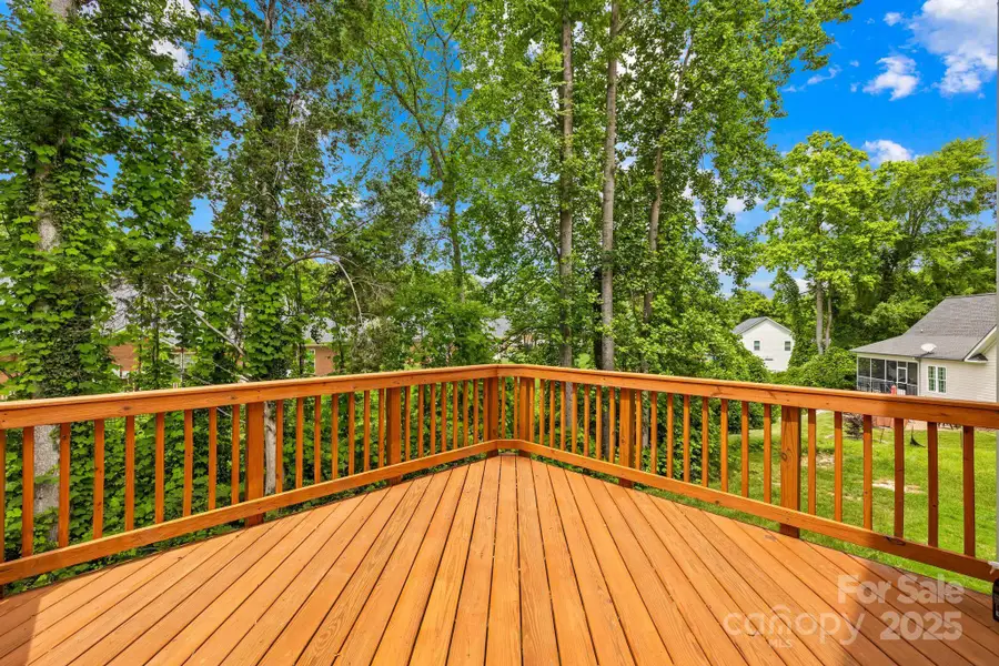 Image 28 of a home in .