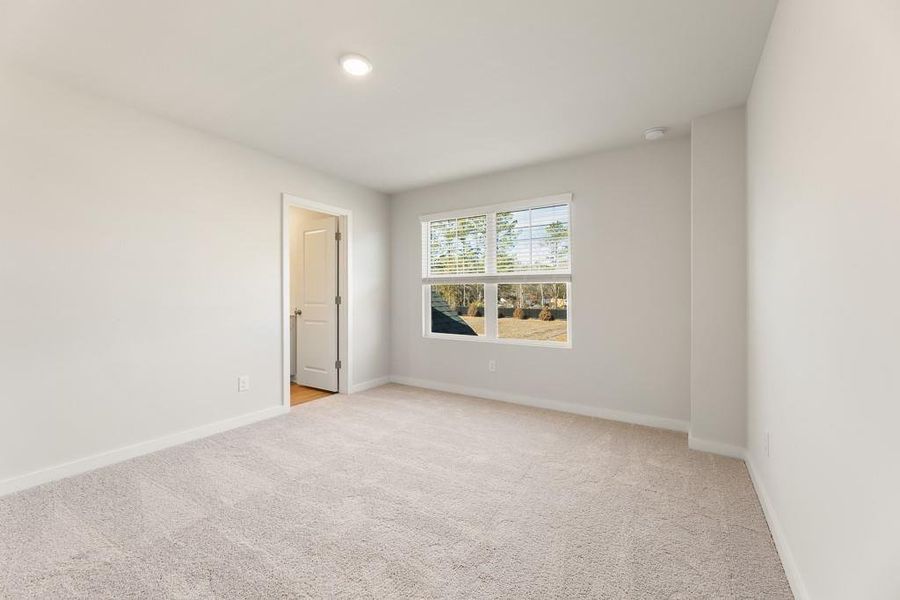 Spacious, unfurnished interior of a new home in Parkview Estates, South Fulton (Image 10).