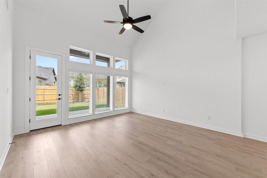 Spacious, unfurnished interior of a new home in Heritage, Dripping Springs (Image 12).