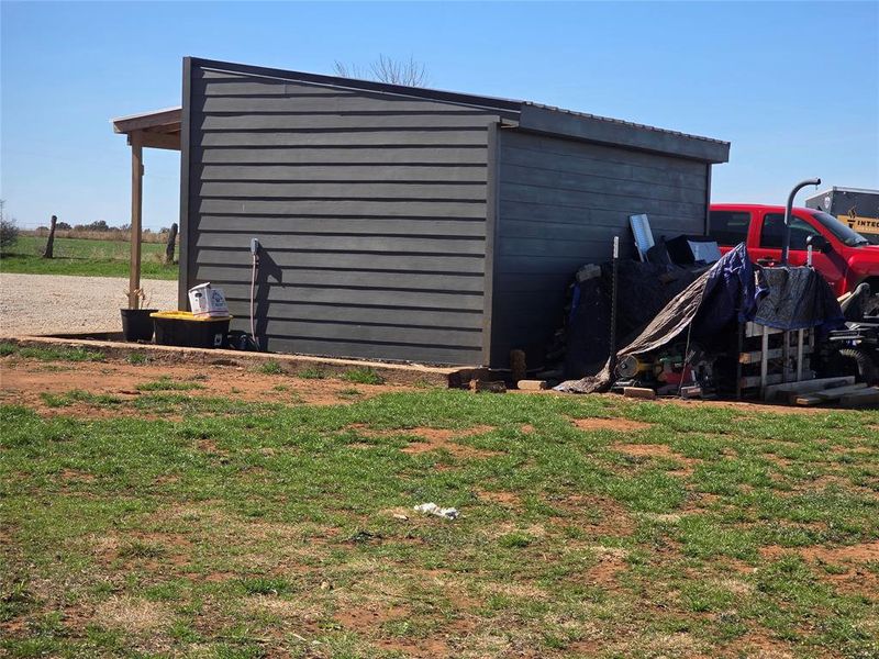 Exterior details and patio area of a home in , Olney (Image 19).