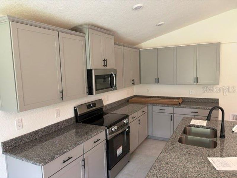 Furnished interior view inside a new home in Juliette Falls, Dunnellon (Image 7).