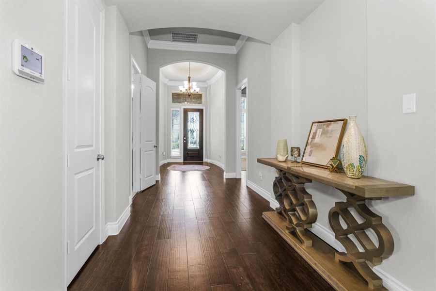 Furnished interior view inside a new home in Artavia 70′, Conroe (Image 25).