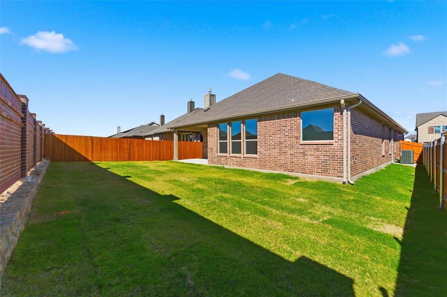 Exterior details and patio area of a home in Northstar, Haslet (Image 3).