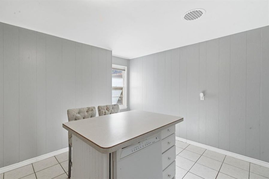 Furnished interior view inside a new home in , Weatherford (Image 5).