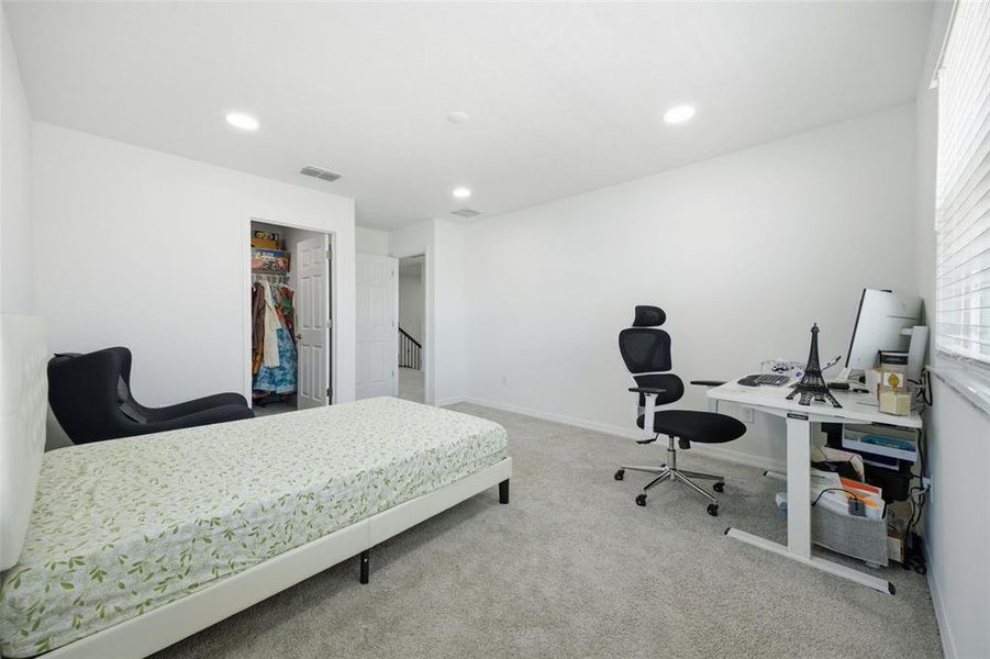 Furnished interior view inside a new home in Whispering Oaks Preserve, Wesley Chapel (Image 47). Furnished interior view inside a new home in Whispering Oaks Preserve, Wesley Chapel (Image 47).