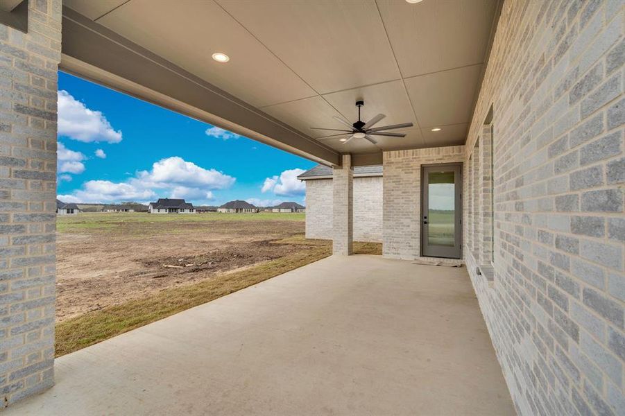 Exterior details and patio area of a home in , Waxahachie (Image 19).