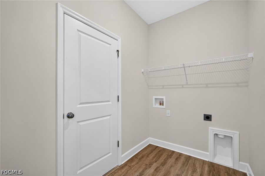 Spacious, unfurnished interior of a new home in Cape Coral, Cape Coral (Image 27). Spacious, unfurnished interior of a new home in Cape Coral, Cape Coral (Image 27).