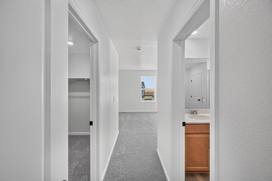 Spacious, unfurnished interior of a new home in Sky Ranch, Watkins (Image 17). Spacious, unfurnished interior of a new home in Sky Ranch, Watkins (Image 17).