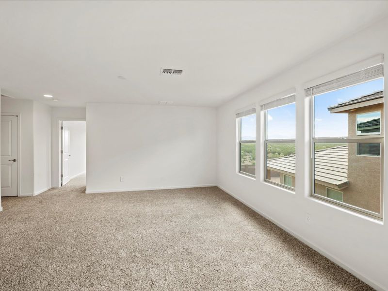 Spacious, unfurnished interior of a new home in Rincon Crest at Rocking K, Tucson (Image 12).