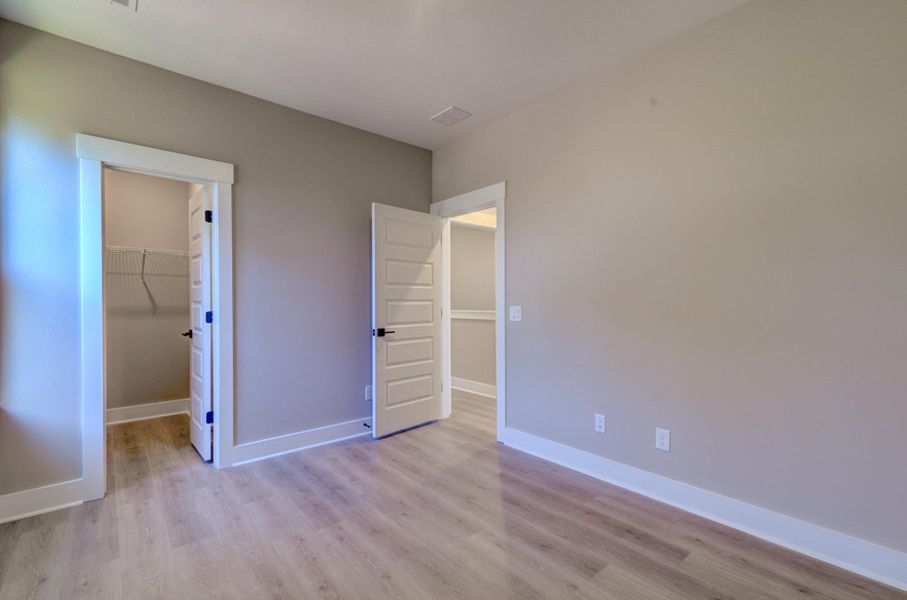 Spacious, unfurnished interior of a new home in , Charleston (Image 44).