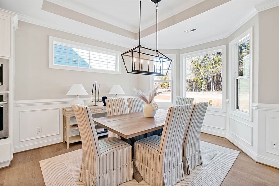 Pierre's Bay, Dining Pierre's Bay, Dining