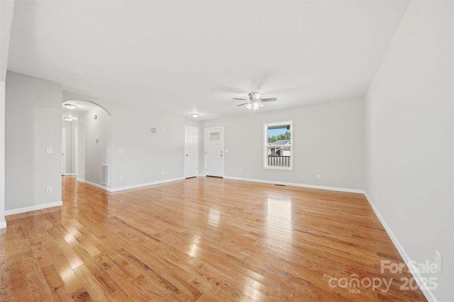 Spacious, unfurnished interior of a new home in , Granite Falls (Image 26).