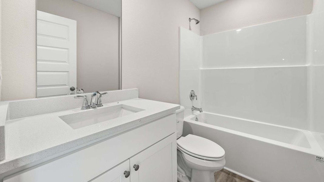 Furnished interior view inside a new home in Sunny Hills, Chipley (Image 7).
