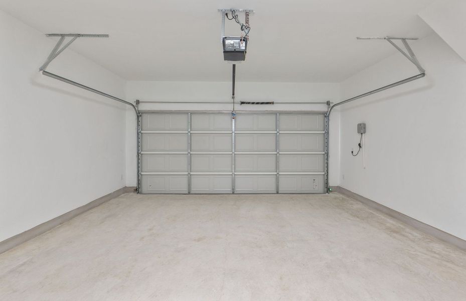 Spacious, unfurnished interior of a new home in Woodside, Georgetown (Image 38).