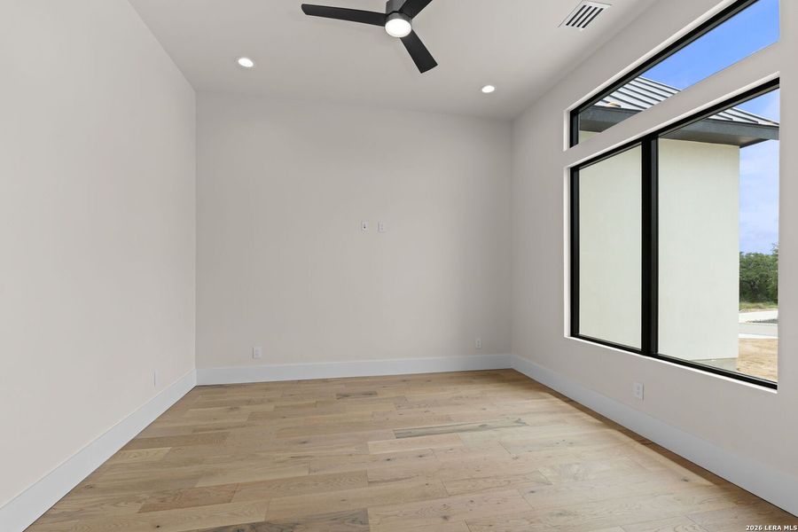 Spacious, unfurnished interior of a new home in , San Antonio (Image 53).