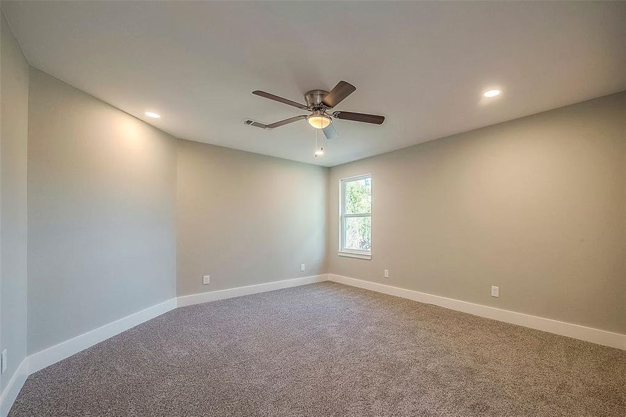 Expansive game room