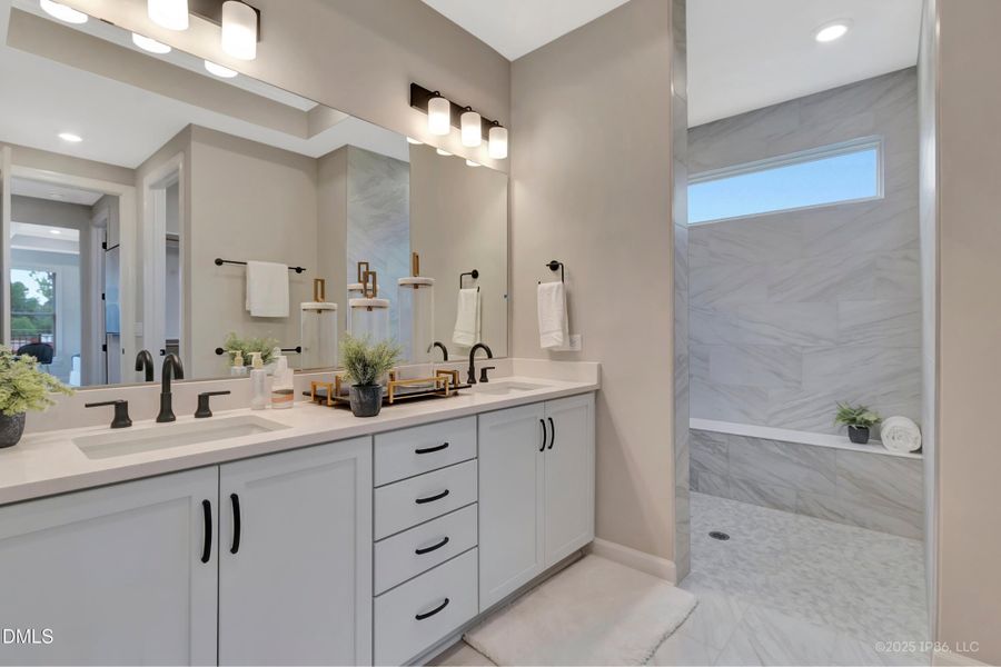 Owners Ensuite Owners Ensuite