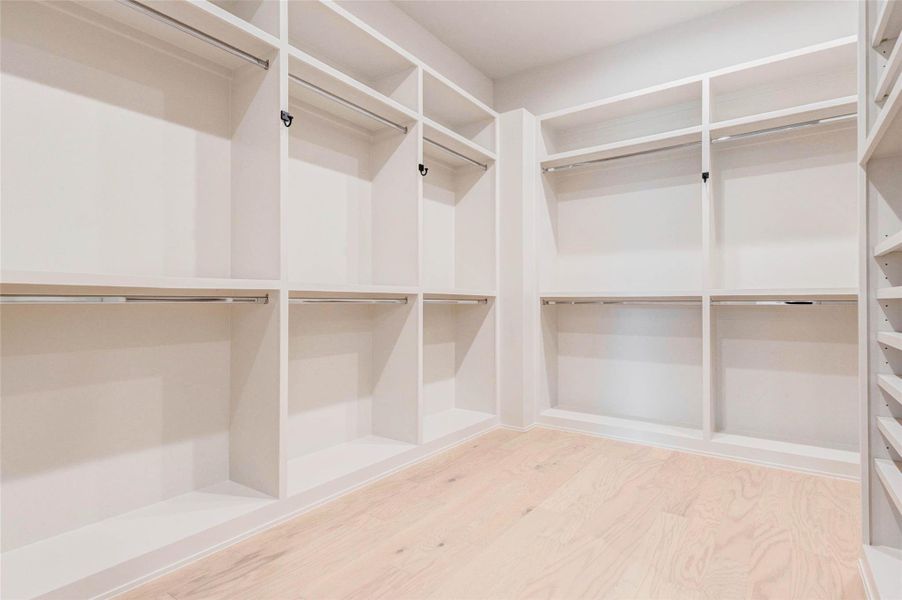 Spacious, unfurnished interior of a new home in , Fulshear (Image 28).