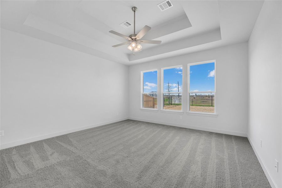 Representative image. Features, selections and colors may vary.