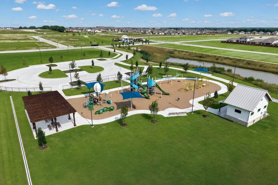 Community amenities in Parks at Foster Crossing, Anna (Image 18).